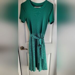 Zattcas short-sleeve green floral midi dress size XS